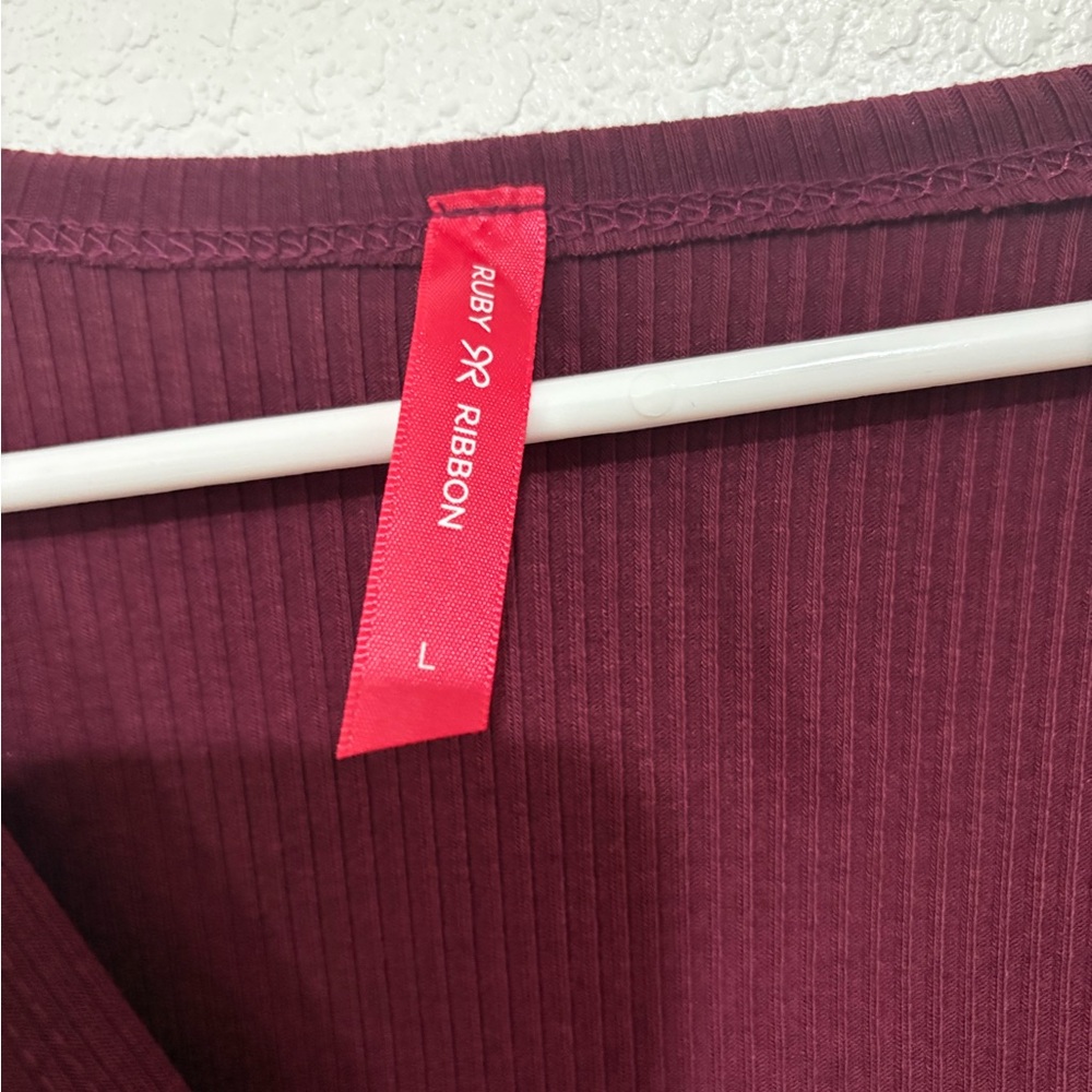 Ruby Ribbon Knot Tunic Top in Wine Size L NWT - Picture 3 of 4
